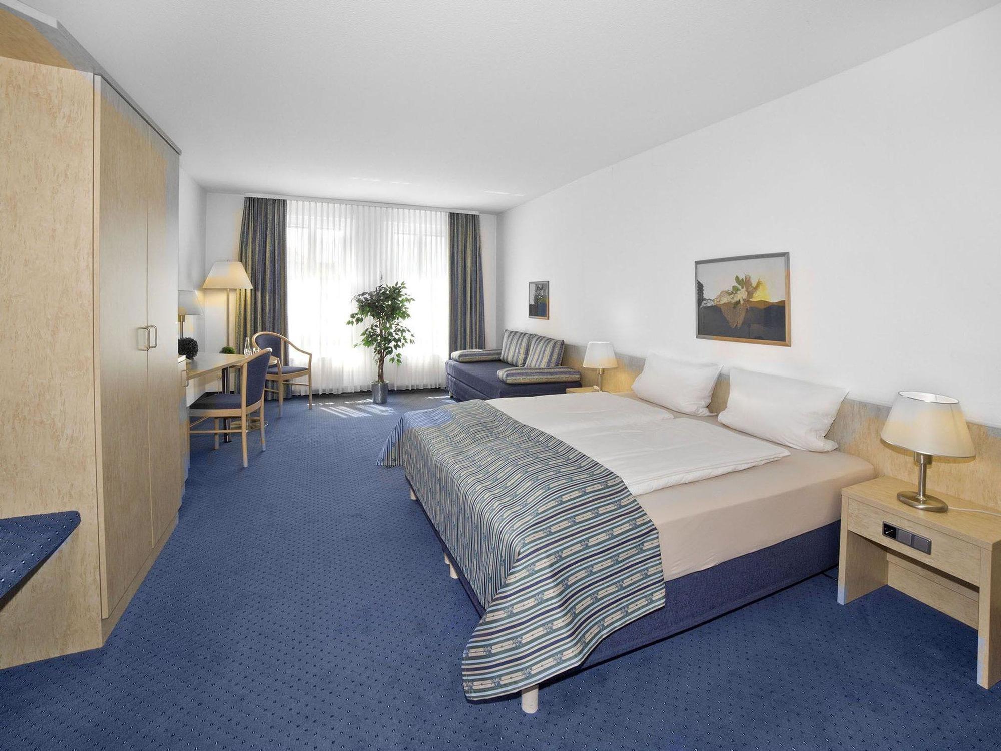 Fairway Hotel 3*